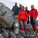 drei Fasnächtler und die rote Fraktion auf dem Fliederhorn