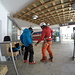 <b>Ore 11.11: il tempo tende a migliorare. Una guida prepara i clienti per la salita alla Wildspitze, la Regina del Tirolo.</b>