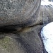 Täuferhöhle - der Holensteintobelbach ergiesst sich nur als dünner Strahl über die Felsen hinunter