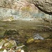 Buntes Gestein und farbigeer Fels am Aabach unterhalb dem Stöcktobel