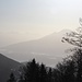 dunstiger Blick Richtung Zillertaler Alpen