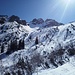 Blick über die steile Skiroute zur Alpgundscharte
