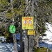 Der Weiterweg zum Roßkopf ist als Rückzugsgebiet für das Wild ausgewiesen. Schilder des DAV weisen darauf hin.