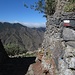 ..... gut markiert nach links (nordseitig) steil hinab nach La Laja.