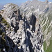 am Gipfel mit Blick in die senkrechten Nordabstürze