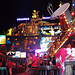Mit meinen zwei Frauen sind wir oft nach dem Essen durch die vielen Bars in der Bangla Road geschlendert und haben uns amüsiert.