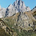 Der Sasso Manduin (2888 m) und davor Frasnedo (1287 m) in der Valle dei Ratti.