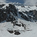 Letzter Blick von Ärlen zurück zum Rindertalcouloir und darüber zum dreigipfligen Steinlouwihorn