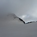 Scendendo dal ghiacciaio del Forni: si nota chiaramente il passo della Vedretta Rossa e la traccia che scende dal Palon de La Mare.