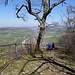 Bei der Fahnenstange auf der Bergfluh mit Blick gegen Sissach (und auf die auffällig schwach befahrene Autobahn).