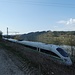 Neben der Donau: Moderner Zug, aber keine Hochgeschwindigkeitsgleise!