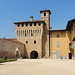 Castello di Pagazzano, cortile.