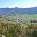 Ein Blick auf das frühlingshafte Welschenrohr im Abstieg von Hinter Brandberg.