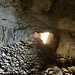 In der Höhle, bereits mit Blick zum Ausgang bei der "Holi Flue".