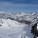 Blick vom Gross Muttenhorn über den Muttgletscher, die klassische Aufstiegsroute nach Öffnung der Passstrasse