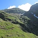 Raggiunto il Lago di Varro compare la cima, che si raggiunge con altri 400 m di salita.
