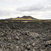 Lavafeld mit Vulkankrater