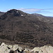 Monte Armario - Ausblick am Gipfel Monte Nodu 'e Littipori, in dessen hier einsehbarer Flanke wir zu Beginn unserer Tour unterwegs waren.