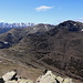 Monte Armario - Ausblick am Gipfel, u. a. zu den höchsten Gipfeln des Gennargentu, zum Monte Bruttu und zum Monte Nodu 'e Littipori (rechts).