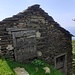 Una delle caratteristiche baite in piode e legno ad Alpone 1200 mt.