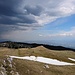 Wetterscheide über dem Gipfel: Richtung Frankreich Regen und Sturm, Sonne Richtung Genfersee