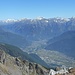 Panorama dalla vetta sulla piana di Chiavenna verso NE, la bella piramide sullo sfondo è il Pizzo Stella