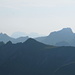 Bergketten hinter Bergkette Richtung Osten; ganz hinten das Alpstein-Massiv
