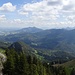 Auch nach Osten ein schöner Ausblick vom Übelhorn, schwach sieht man sogar die Zugspitze.