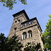Czorneboh (Čornobóh) - Der 23 m hohe Aussichtsturm stammt aus dem 19. Jahrhundert, angeschrieben ist "1850". Der steinerne Turm ist angeblich der älteste dieser Art in der Oberlausitz.