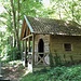 Recht verlassen, die Lindemann - Hütte ( 300m )