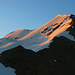Die ersten Sonnenstrahlen erreichten die Nordflanke vom Piz Turettas (2963m).
