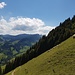 Auf Schafschimbrig - Rückblick mit Ausblick Richtung Glaubenbergpass