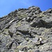 Die letzten Höhenmeter zum Pockkogel werden in genüsslicher Kletterei (II) mit soliden Griffen bewältigt.<br />Gut zu erkennen die Stahlseile des Klettersteiges.
