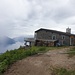 Capanna alpe cardada auf dem Rückweg, auf dieser Terrasse lässt sich bestimmt auch toll einkehren