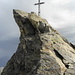 Die letzten Meter zum Kreuz auf dem Gipfel der Dreiländerspitze
