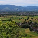 Burgruine Strenger Felsen (388m):<br /><br />Aussicht von der Burgruine Strenger Felsen (388m) über Degerfelden (292m), die Rheinebene mit Herten (292m) in Deutschland und Pratteln (296m) drüben in der Schweiz.