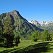 An der Schwarzenberghütte öffnet sich eine wunderbare Schau in den Schluss des Obertals.