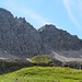 Das Karhon mit Kühen davor, hinten der tolle Grat, den der Nyn mal gemacht hat
