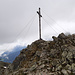 Gipfelkreuz des Kreuzjochs - leider ständig in den Wolken oder knapp darunter...