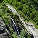 Den ganzen Aufstieg begleiten einen die Wasserfälle.