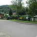 Hier zweigt das Hüttersbachtal ab, dem ich jetzt folgte. Am Anfang des Tals stehen noch einige Häuser und der Talweg ist asphaltiert.