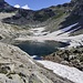 Lago Paione Superiore 2269 mt e in centro foto sullo sfondo riconoscibile il Passo Paione 2234 mt.
