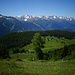 Orobie orientali, altopiano di Trivigno, il boscoso M.Giovello e le piste da sci dell'Aprica visti salendo al M.Padrio.