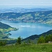 Blick auf den tiefblauen Aegeriesee