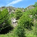 Weiter unten auf dem Weg nach Loffenau sieht man noch einmal den Bockstein von unten. Die Felslandschaft ist noch um einiges größer, als auf diesem Bildausschnitt zu sehen.