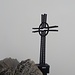 Bergseeschijen-Gipfelkreuz. Es steht nicht am höchsten Punkt. Außerdem fehlt zur Zeit (Juli 2020) das Buch.