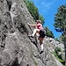  Agnès réapprend le rocher juste de retour du Mont Blanc. 