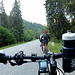 <b>Pedalo per oltre sette km sottovento, nella scia di altri due biker, fino alla località Peiden Bad (820 m).</b>