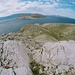 Blick vom Bag zur größten unbewohnten Insel Kroatiens, der Otok Prvić