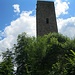 Von der Burg Scharfenberg ist neben einigen Mauerresten noch dieser Turm erhalten, ...
